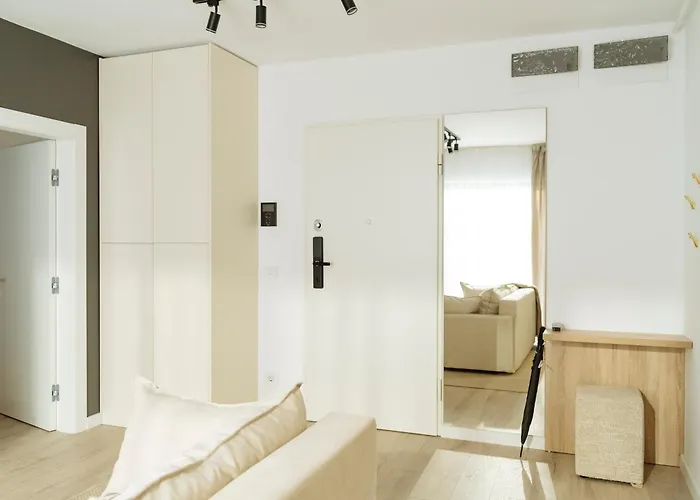 Pipera Business Center Апартаменти *